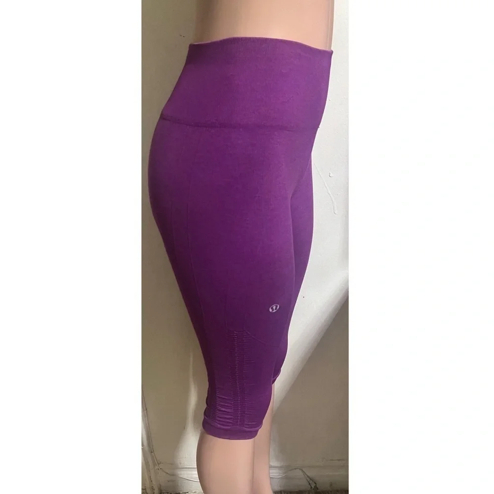 LULULEMON ATHLETICA Women’s Purple Capri Leggings